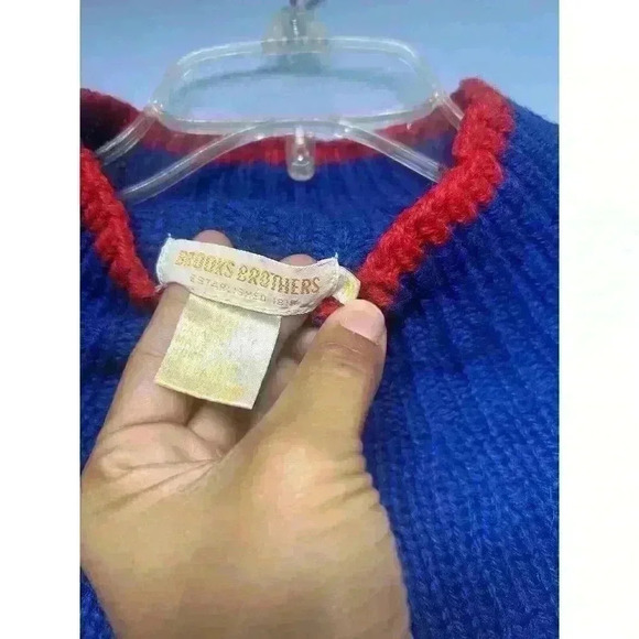 Vtg BROOKS BROTHERS 100% Wool Sweater Size Medium Christmas Bow Ornaments Xmas - Picture 4 of 9